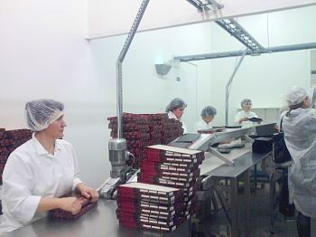 The Club members visited the factory Pure Chocolate