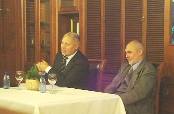 Юрис Савцикис и президент клуба Янош Рекаши в Дипломатическом экономическом клубе