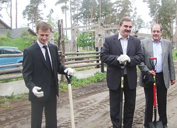 Liliac bush planting in Friendship Avenue