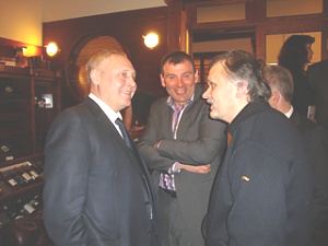 Juris Savickis, Oļegs Butenko (UNIMARS biznesa centrs) un Anatolijs Butenko. Tikšanās DEC klubā. Rīga. 31.03.2011.