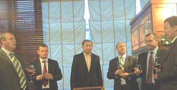 Павел Ткачук, Ли Жийян, Игорь Назарук, Павел Бредихин Павел Ткачук, Ли Жийян, Игорь Назарук, Павел Бредихин