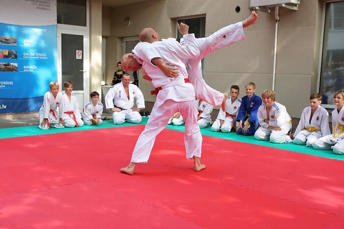 Bulduru sporta Klubs uz tatami  Vsevolods Zeļonijs  width=700 style=