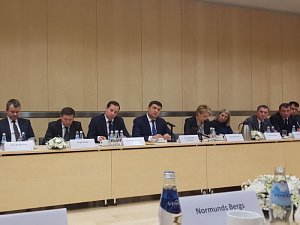 Владимир Гройсман на встрече с членами Дипломатического экономического клуба, деловыми кругами Латвии