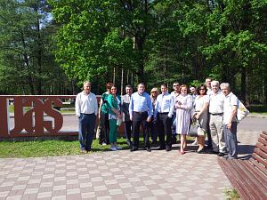 Members of Diplomatic Economic Club at the factory Latvijas Keramika