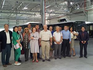Члены Дипломатического клуба посещают предприятие в Елгаве