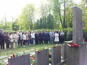 Vēstnieks Aleksandrs Vešņakovs, Baltkrievijas vēstniece Marina Dolgopolova, Kazahstānas vēstniecības padomniece Žazira Mirzakassimova