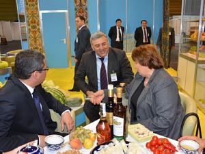 The Minister for Agriculture in Latvia L. Strayuma and the ambassador of Uzbekistan Afzal Artikov