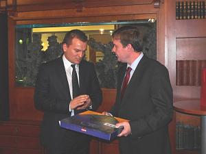 President of the Club Mr.Dawid Tomaszewski and Ambassador of Slovakia in Latvia Mr.Peter Hatiar at the evening in the Diplomatic Economic Club. 