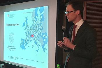 Šveices vēstnieks K. Oboļenskis Diplomātiskajā ekonomiskajā klubā 2020. gada 5. martā