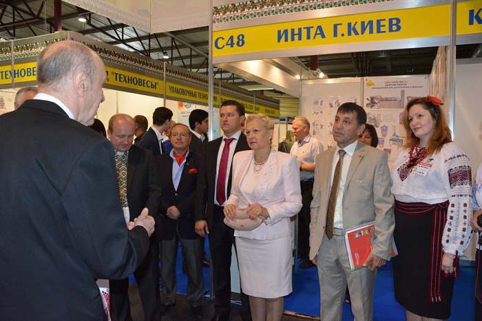 Ambassador of Ukraine to Latvia meets with participants of the exhibition at the national stand of Ukraine 