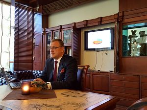 Lawyer Janis Zelmenis at the meeting in the Diplomatic economic club